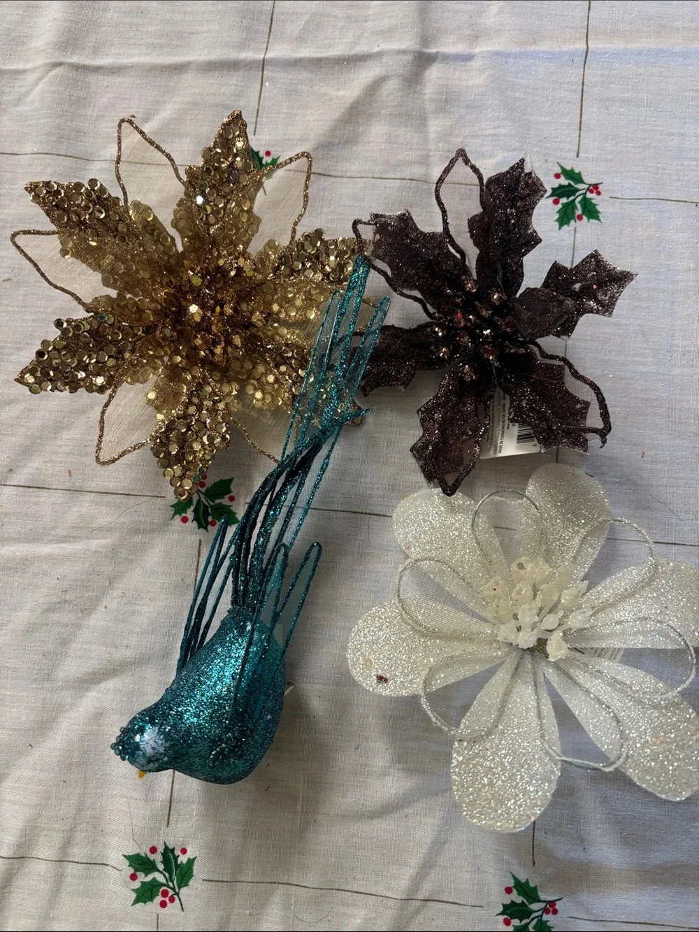 Home Accents Glitter Floral and Bird Clips- 4pcs.